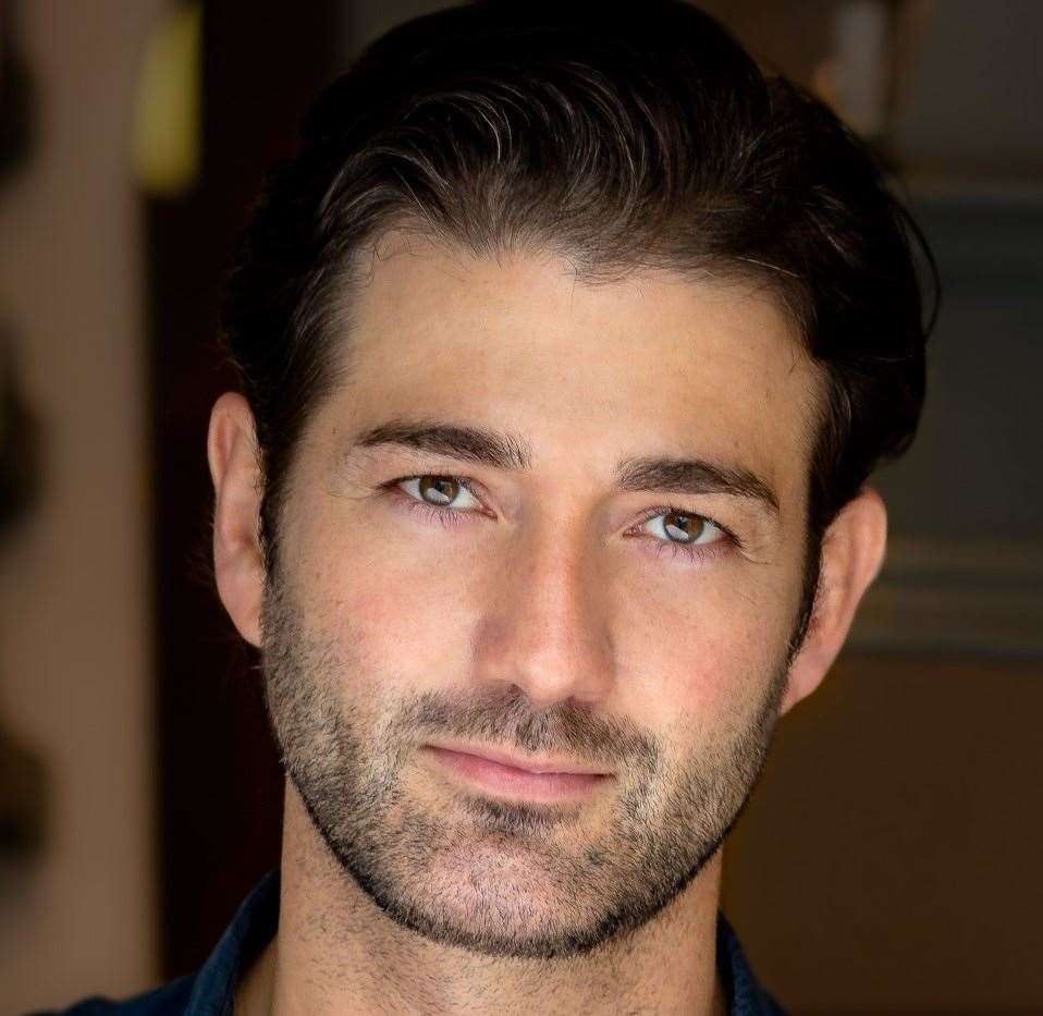 Soloist Oliver Tompsett