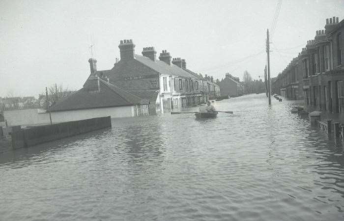 The night in 1953 when the North Sea flooded Sheerness, Whitstable ...