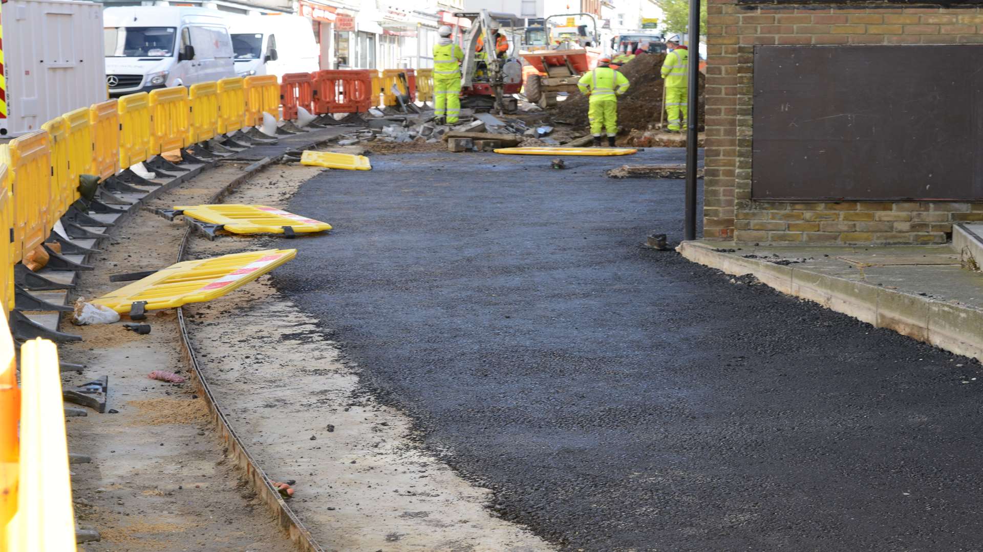 Work continues this week on Bank Street