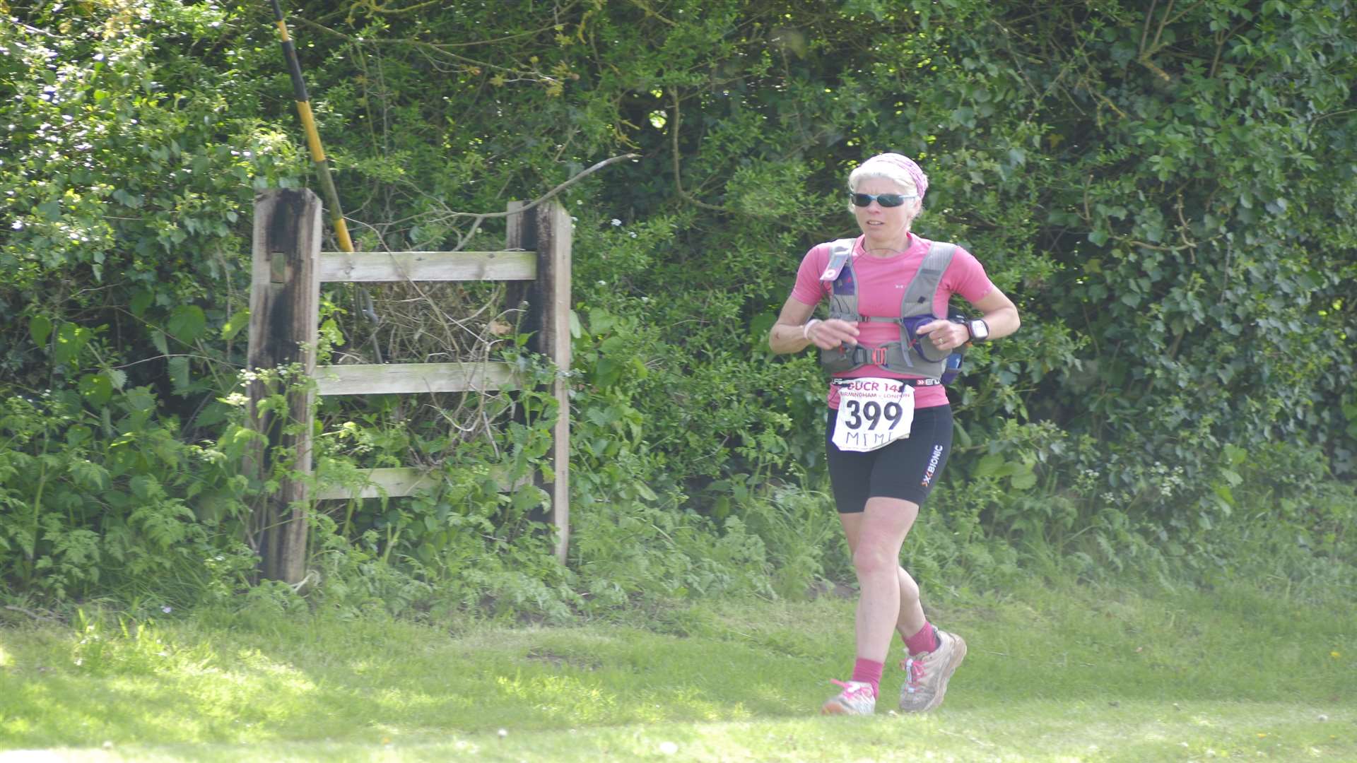 Mimi Anderson running the Grand Union Canal Race.