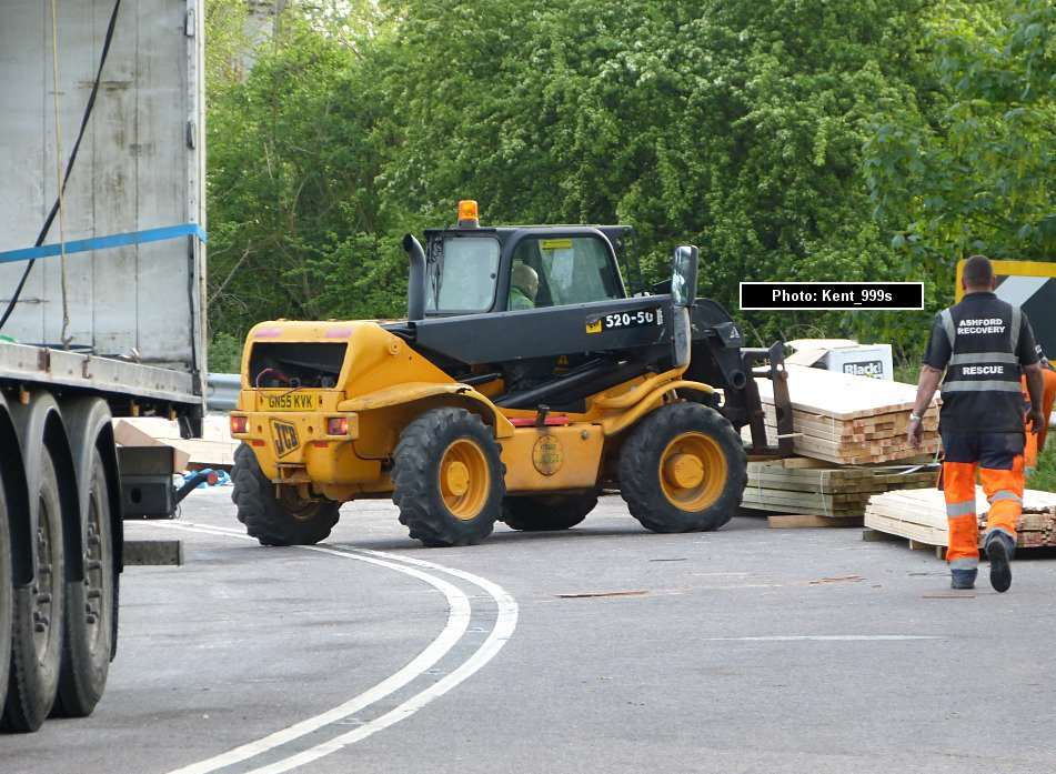 Recovery work at the crash site. Picture: Kent999s