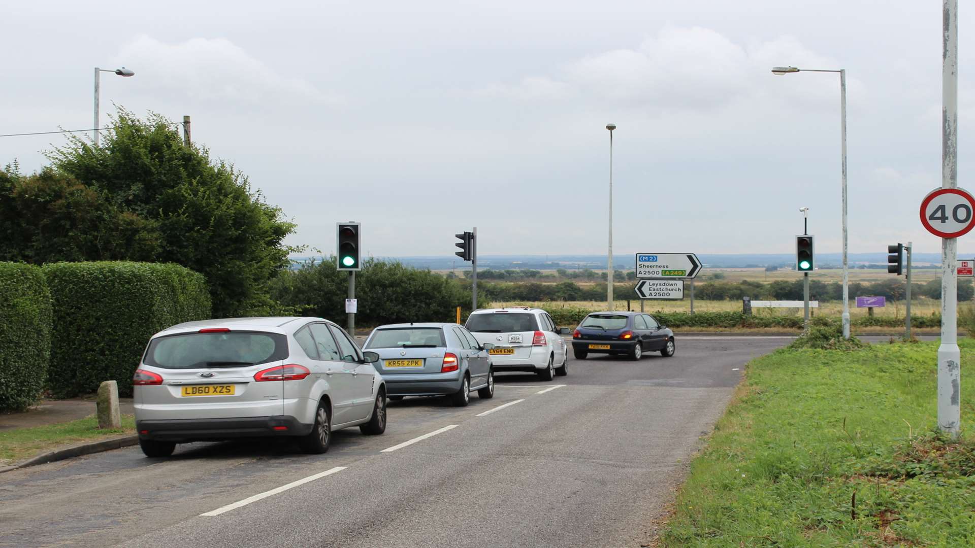 Traffic queuing to turn right at Barton Hill Drive