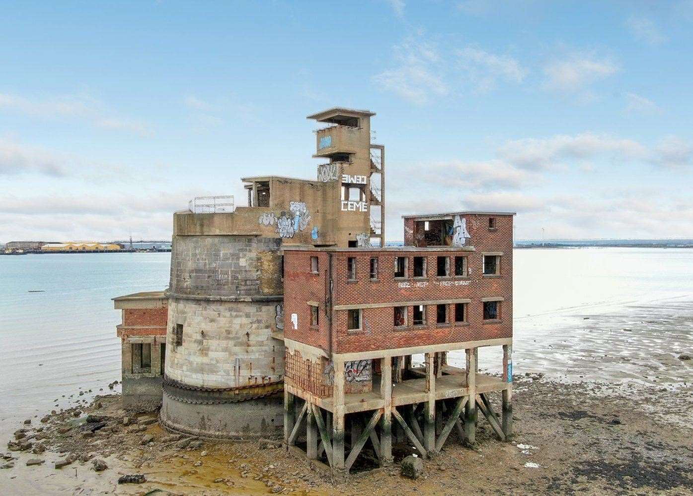 Gun tower, No 1 The Thames - sold for £159,000. Photo: Savills