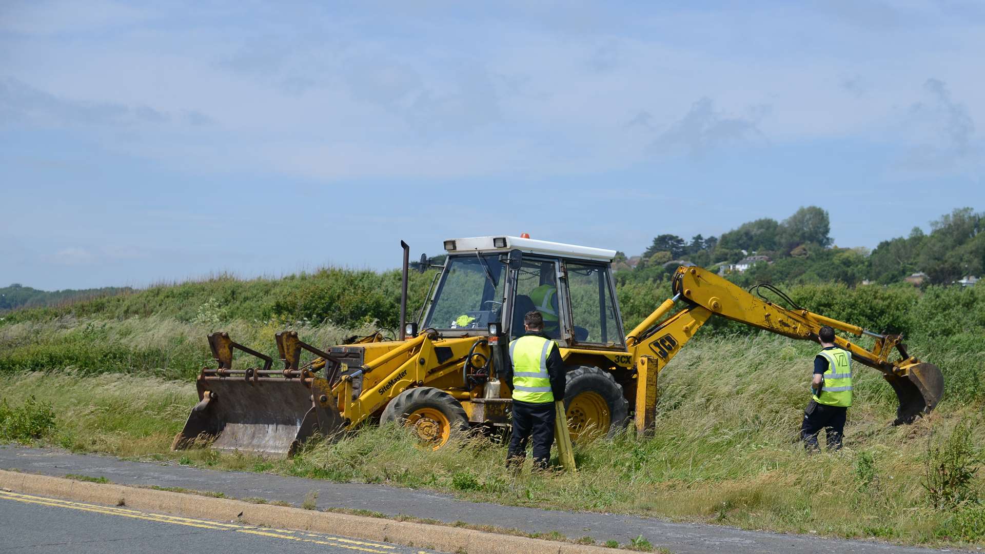 Contamination tests taking place on land off Princes Parade