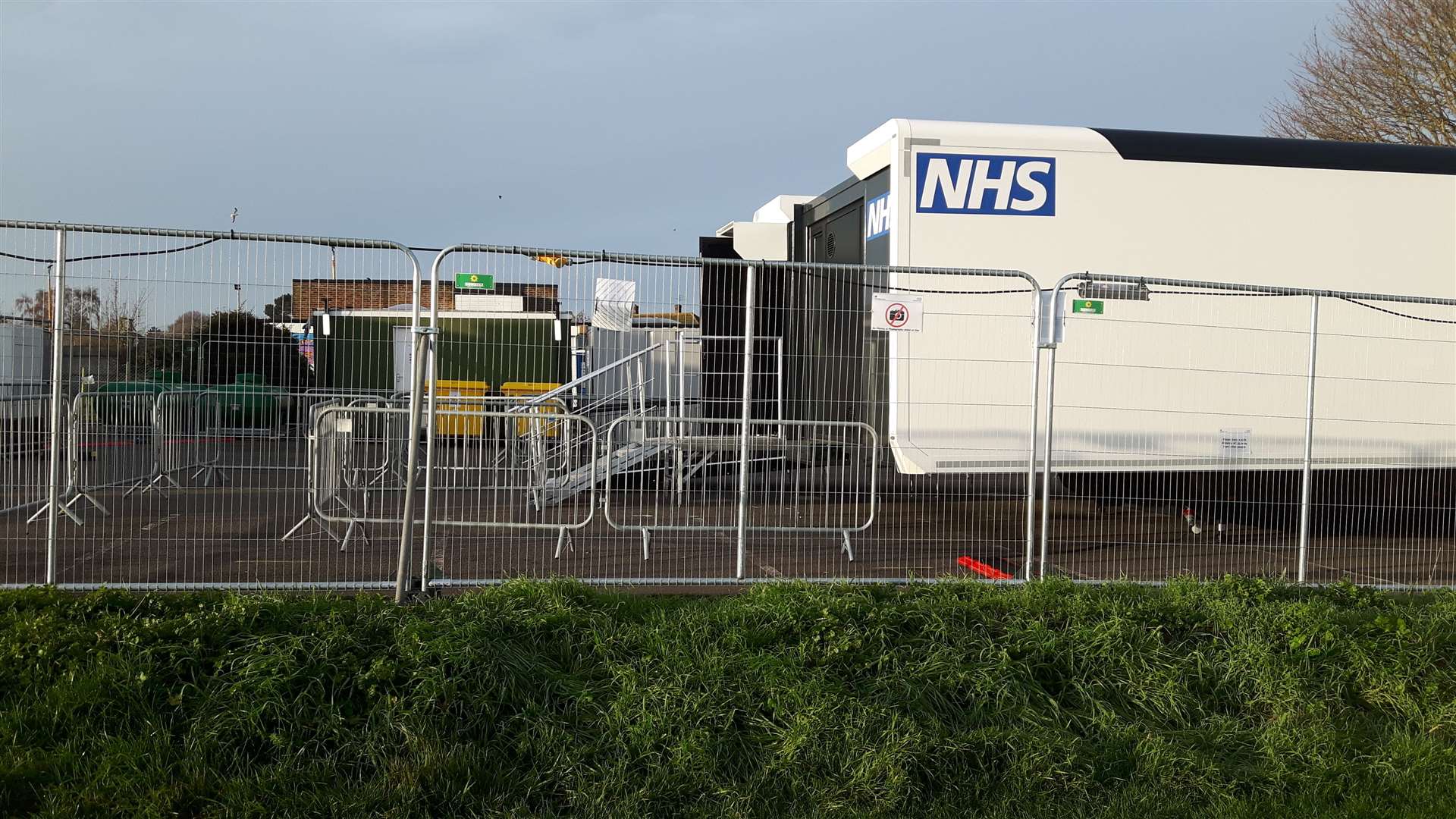 The walk-in Covid testing station in teh car park of the Shepway Community Centre in Maidstone (43373795)