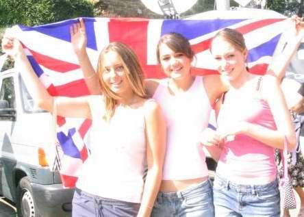 FANS: Lauren Blacklee, Mady Holberton and Sophie Gordine, all 15