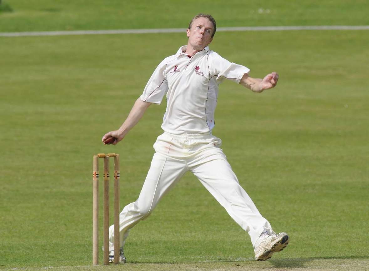 Steven Rowe in action for Sibton Park Picture: Tony Flashman