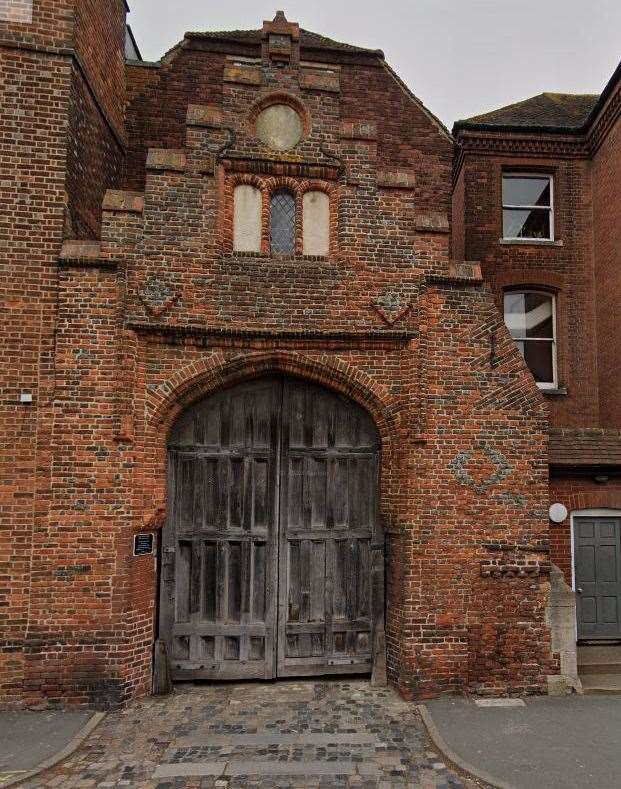 An image of The Roper Gate was used as a trademark on the brewery's bottled beers