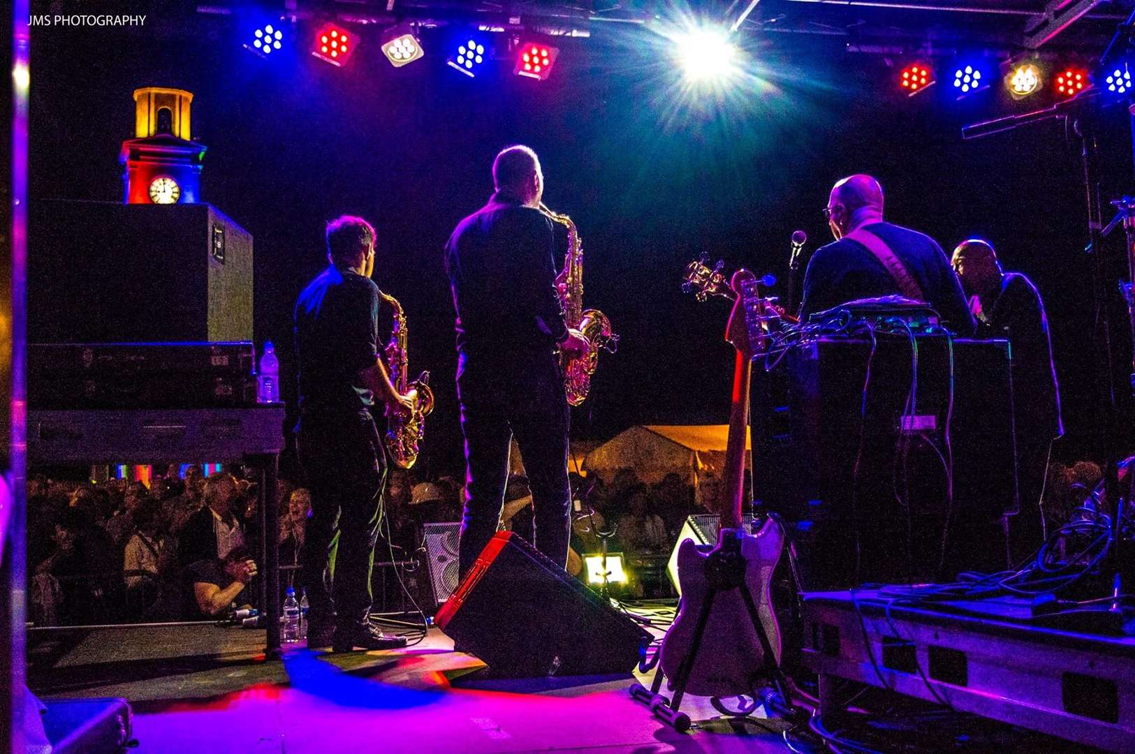 Geno Washington performing at the 2015 Bayfest finale event (1728924)