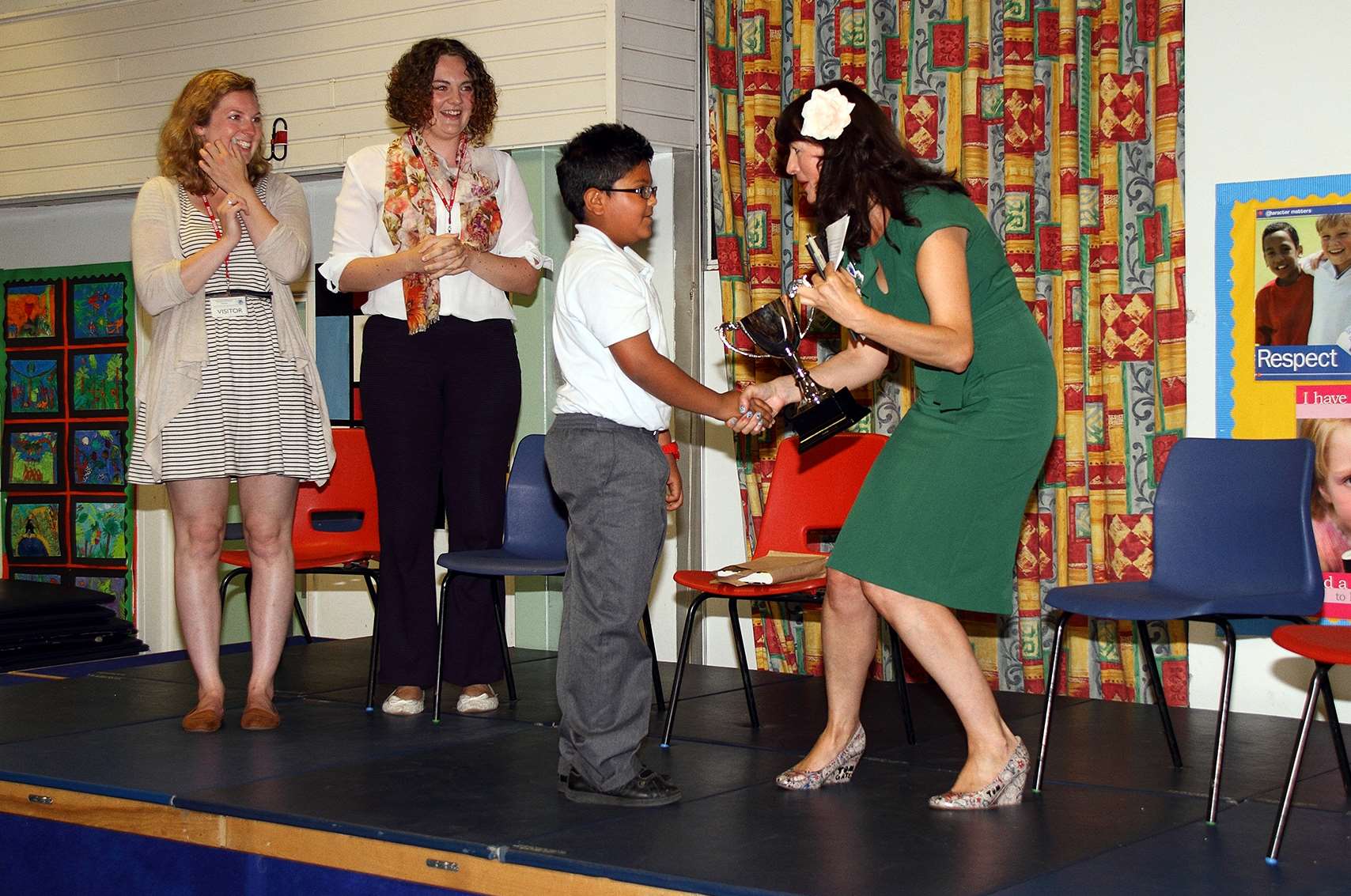 Hansraj receiving his award at the National Young Writer's Award