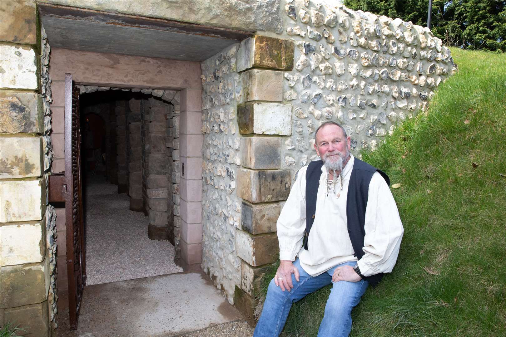 Stonemason Phil Smith at Holly Barrow