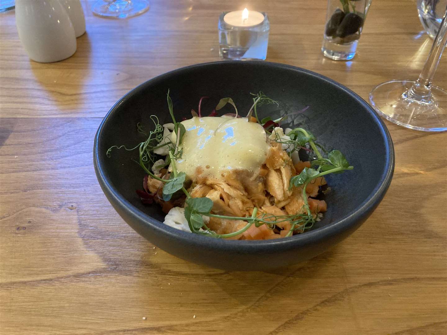 Starters: salmon with piccalilli foam and microherbs