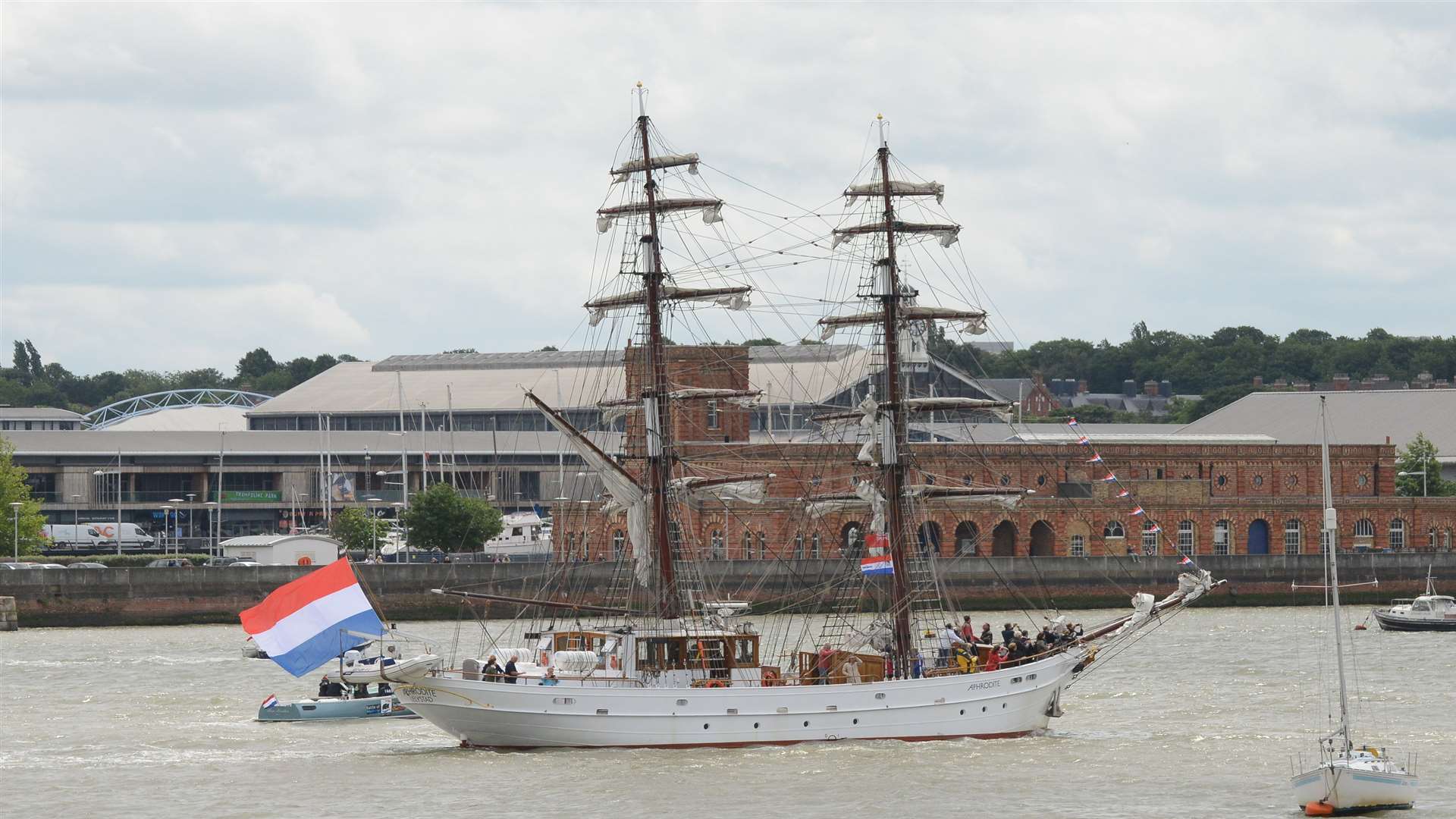 Fleet of 100 Dutch yachts arriving in Medway.