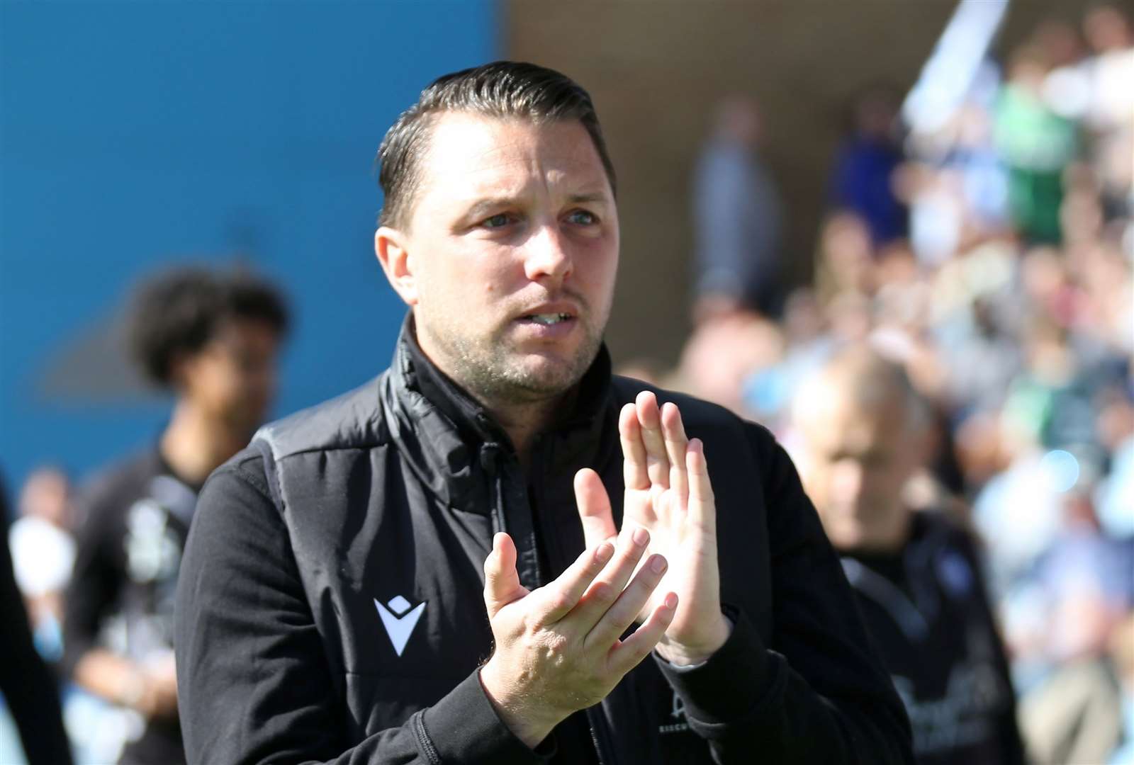 Gillingham manager Mark Bonner hopes they can bounce back from their midweek defeat Picture: @Julian_KPI