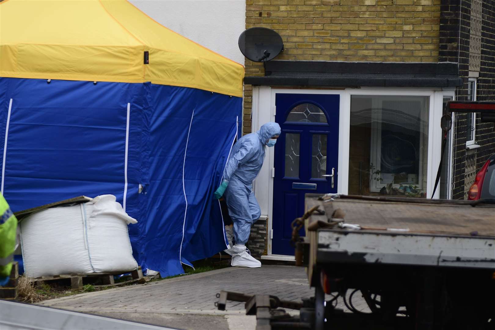 Police searching Couzens' former family home. Picture: Barry Goodwin