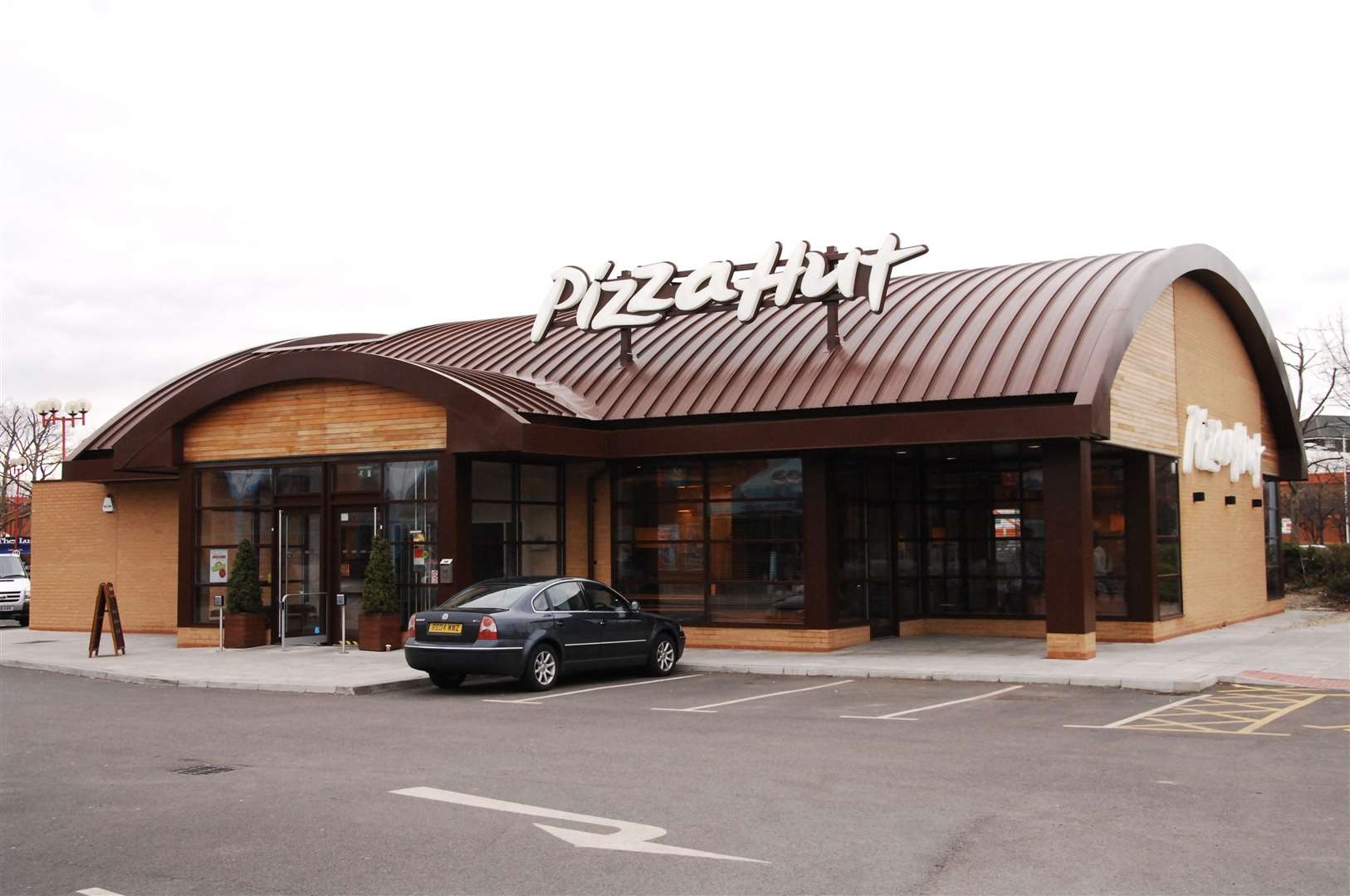 The former Pizza Hut at the Imperial Retail Park in Gravesend. Picture: Nick Johnson.