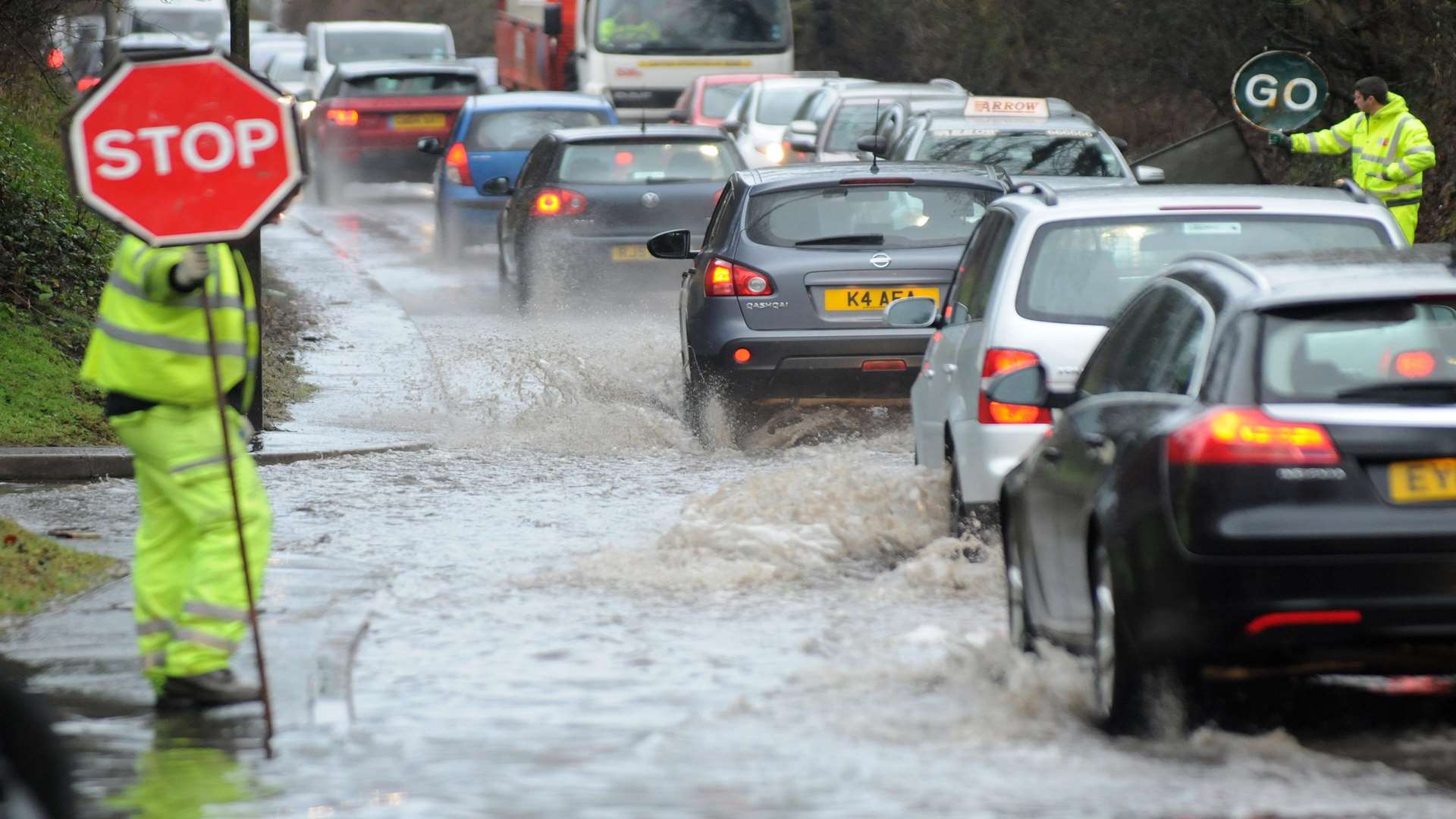 Cars are taking it slow on the A28