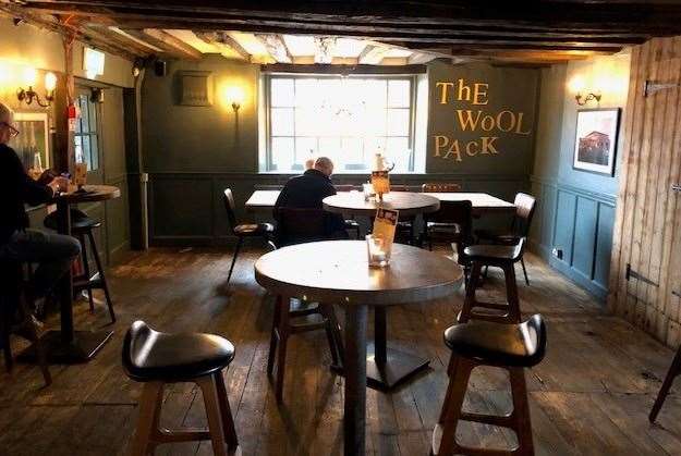 Tables in the bars at the front of the pub filled up quickly at lunchtime so, as more folks came in for food, they were shown through to the dining room