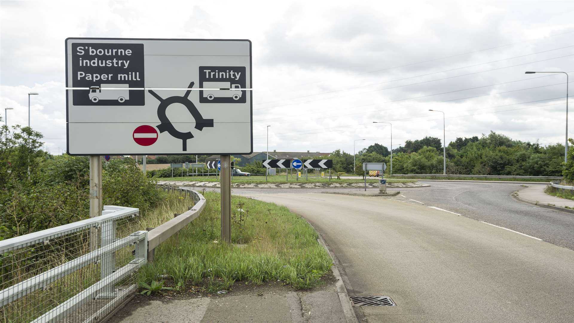 Views of Grovehurst roundabout, Kemsley