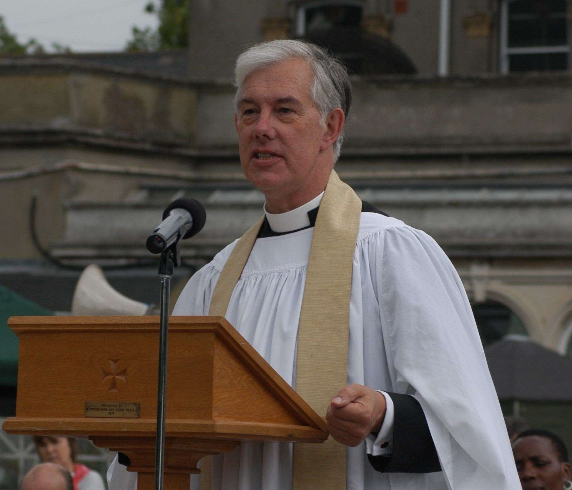 Dr Robert Willis served as the Dean of Canterbury between 2001 and 2022