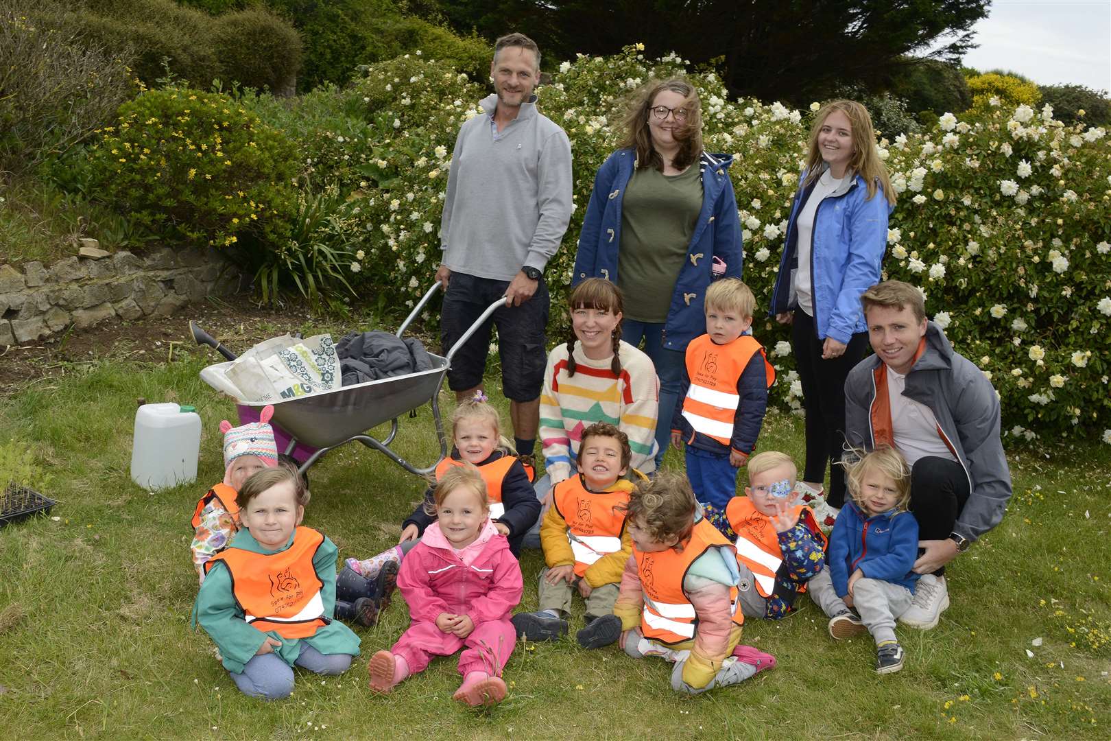 Peter Hasted, founder of Sunken Garden Society in Margate, and the youngsters ready to plant. Pictures: Paul Amos (11915756)