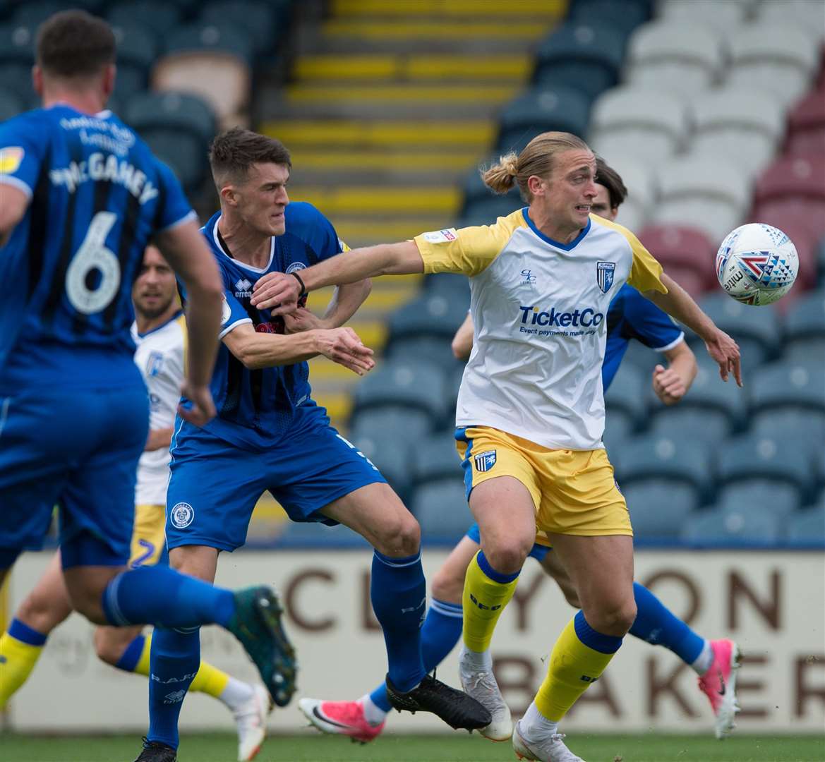 Tom Eaves holds the ball up Picture: Ady Kerry