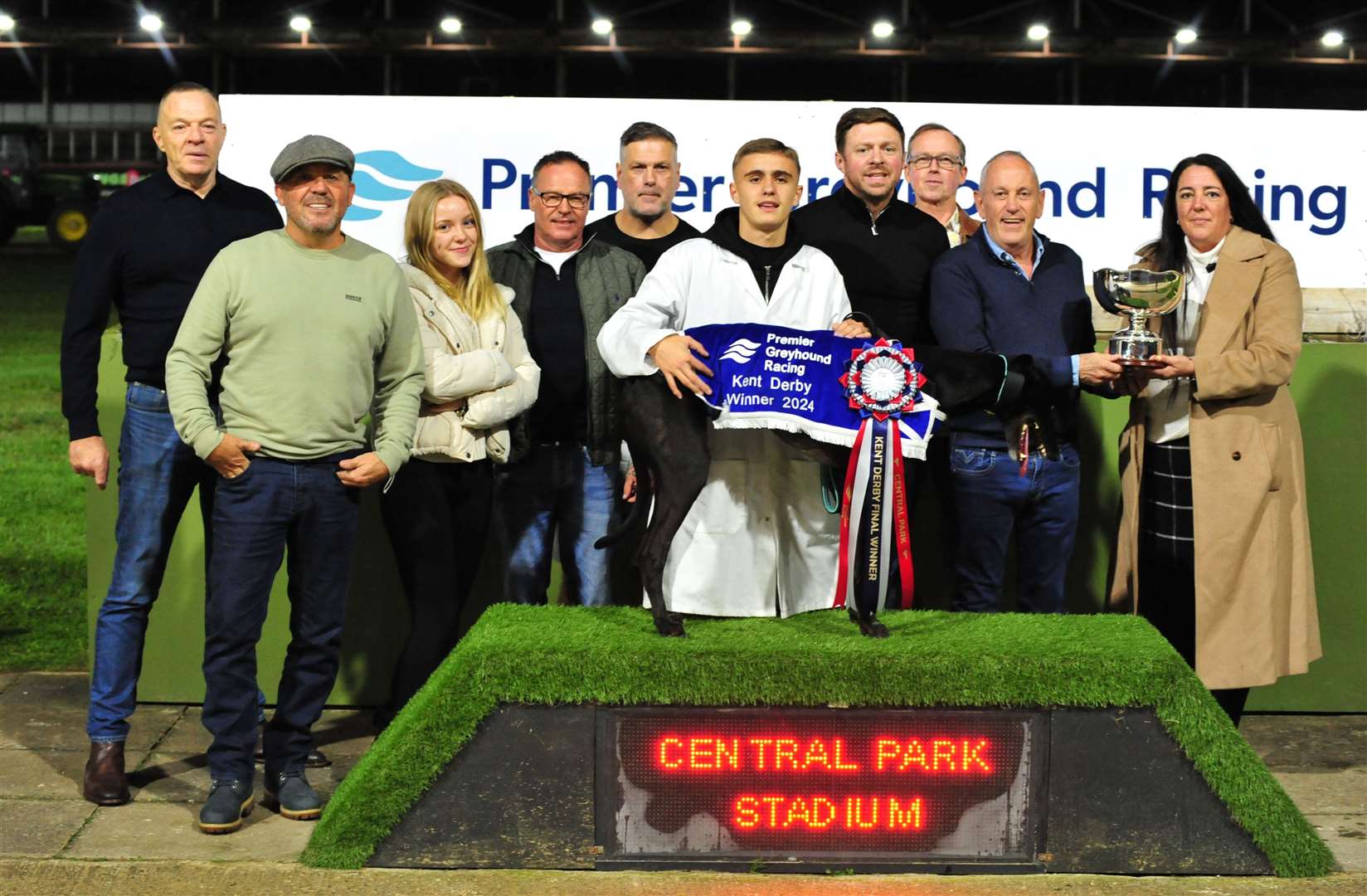 Droopys Display, trained by Maxine Locke, sets new track record to beat ...