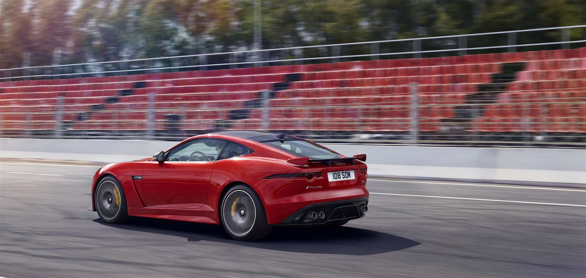 The SVR is Jaguar's fastest road car since the XJ220 (2244709)