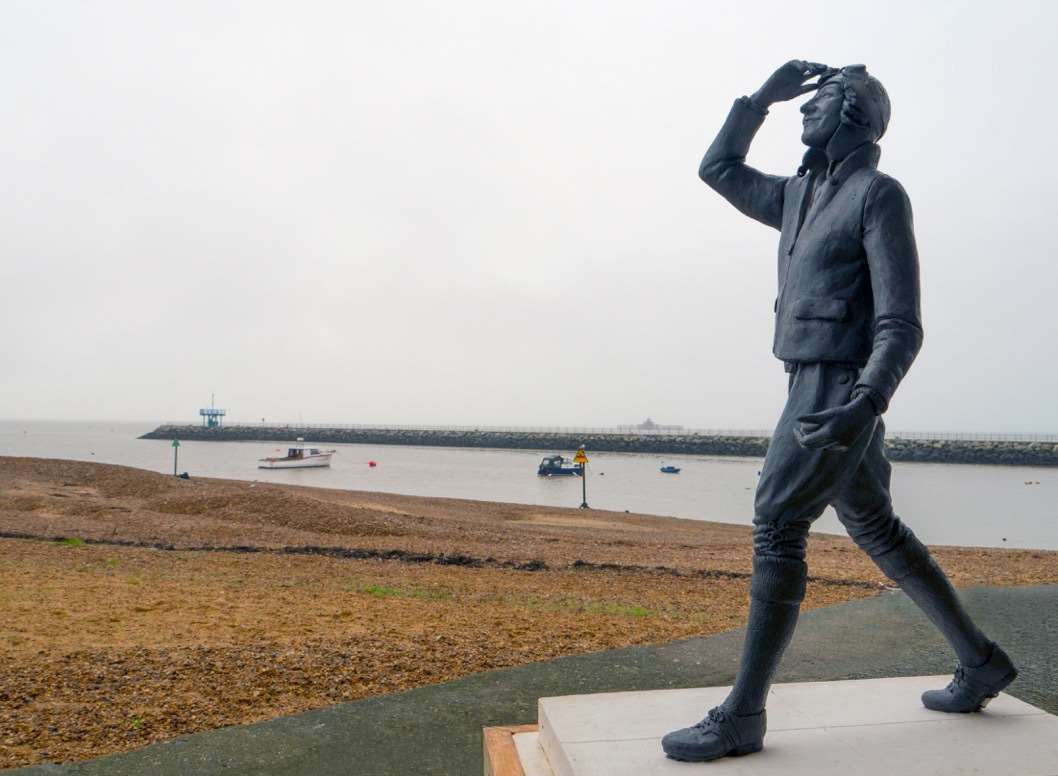 Image shows what the proposed Amy Johnson bronze statue could look like on Herne Bay seafront