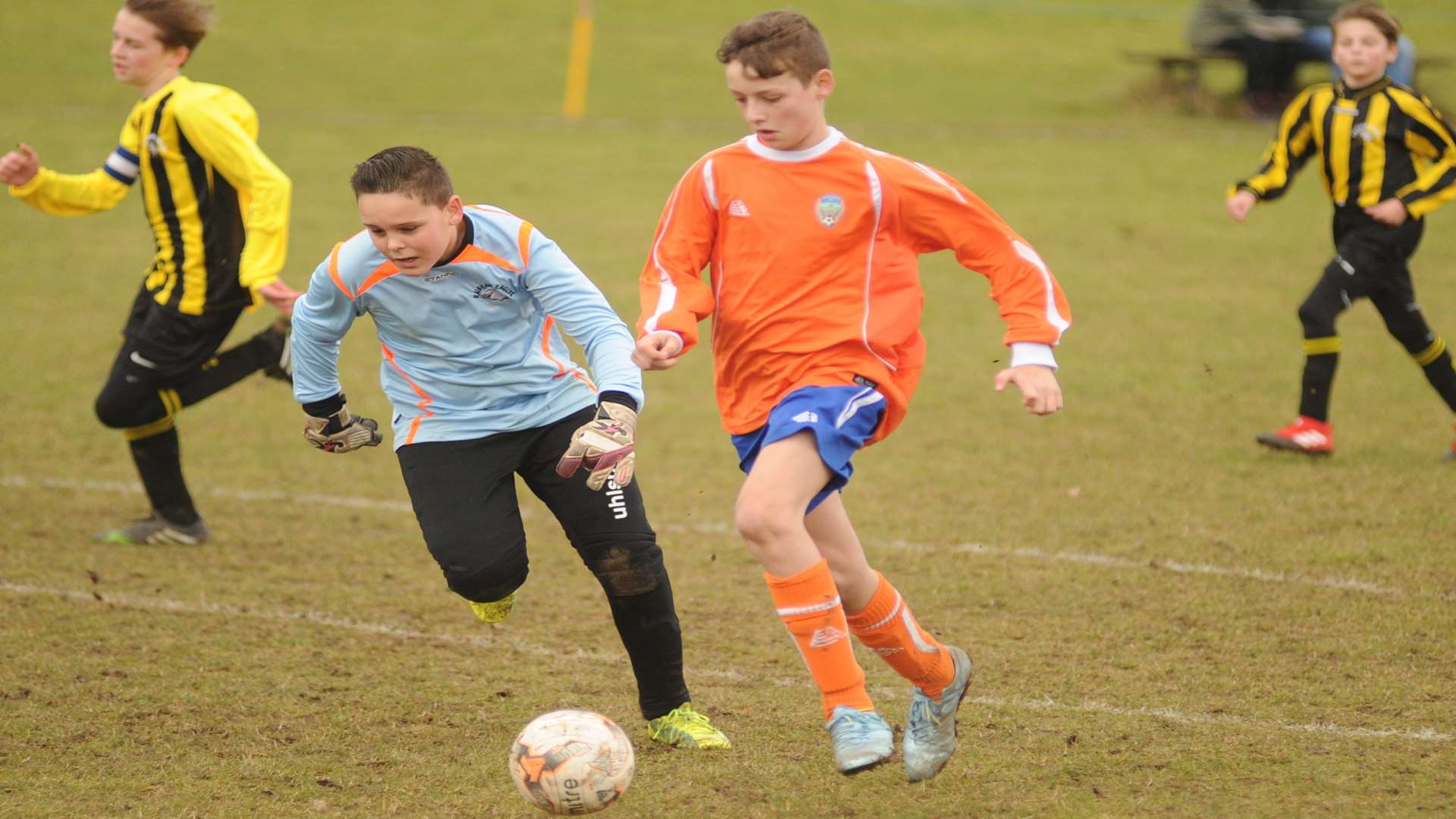 Cuxton 91 under-13s dribble round the Rainham Eagles keeper to score in the sides' John Leeds quarter-final Picture: Steve Crispe