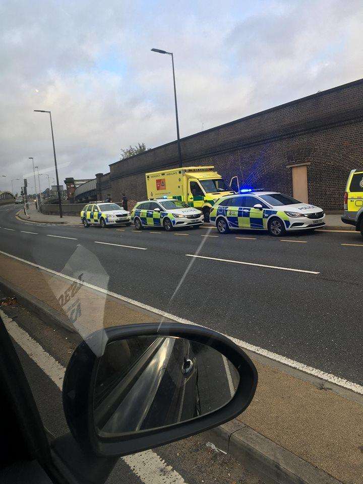 Emergency services at Rochester Bridge (4261790)