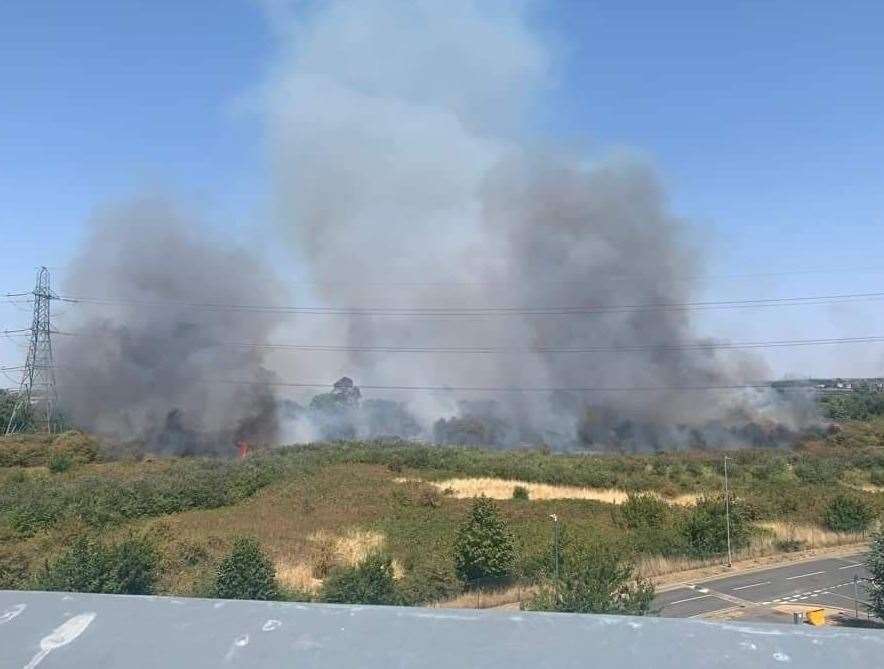 A large field fire has broken out near Durrell Dene, in Joyce Green, Dartford. Photo: Nicoletta Luizza