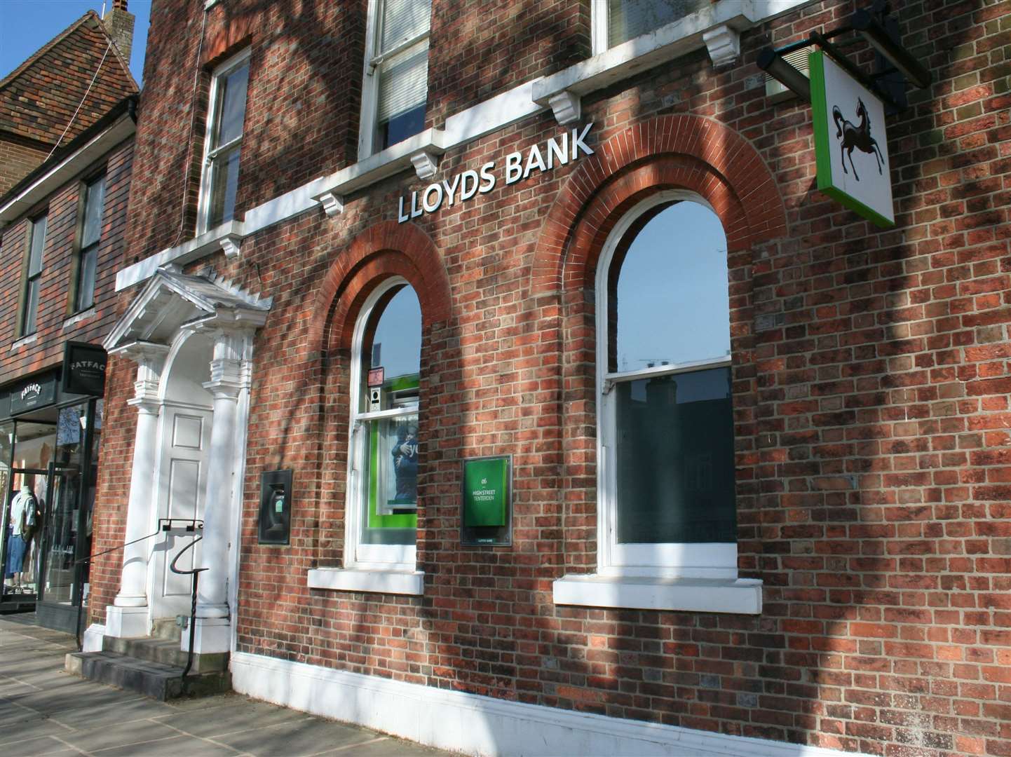 The unit was previously home to Lloyds Bank