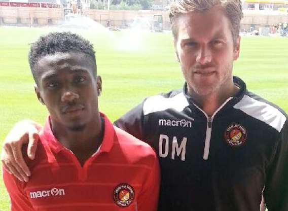 New signing Darren McQueen with Ebbsfleet manager Daryl McMahon