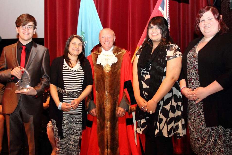 Former mayor Cllr Derek Sales presenting Community of the Year to The SAFE Group. Picture: Sarah Knight