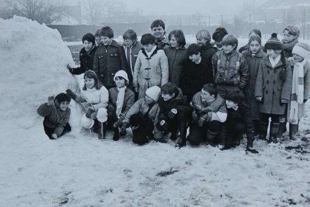 Pupils in Ashford built an igloo