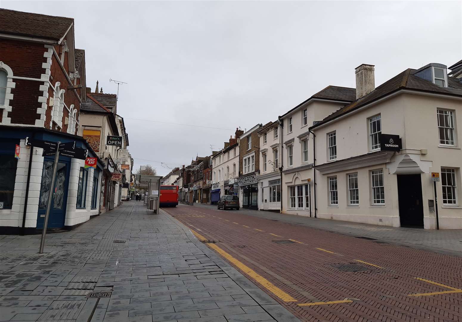 A child was asked whether she wanted a lift by a man not known to her in Bank Street on Monday