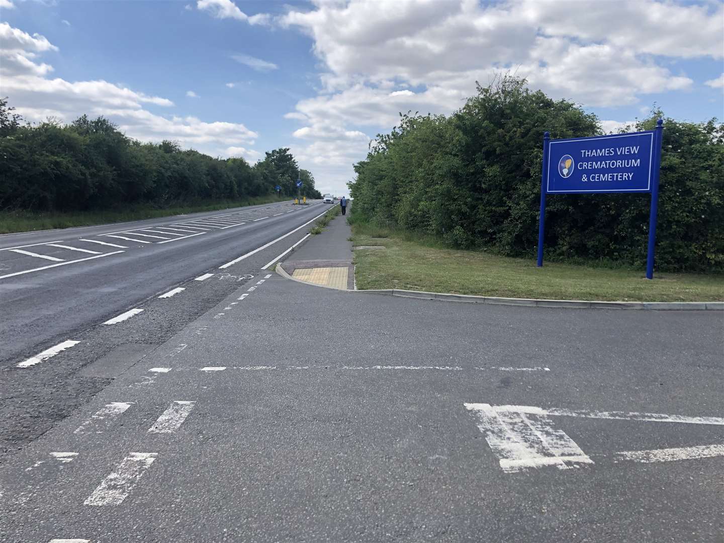 The entrance to Thamesview Crematorium where the pavement ends