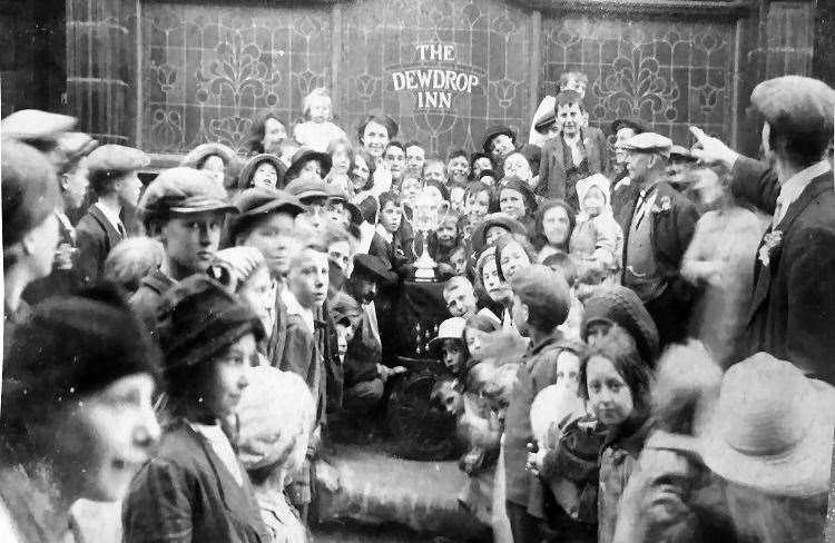 The Dewdrop Inn, circa 1917. Credit: Rory Kehoe/www.dover-kent.com