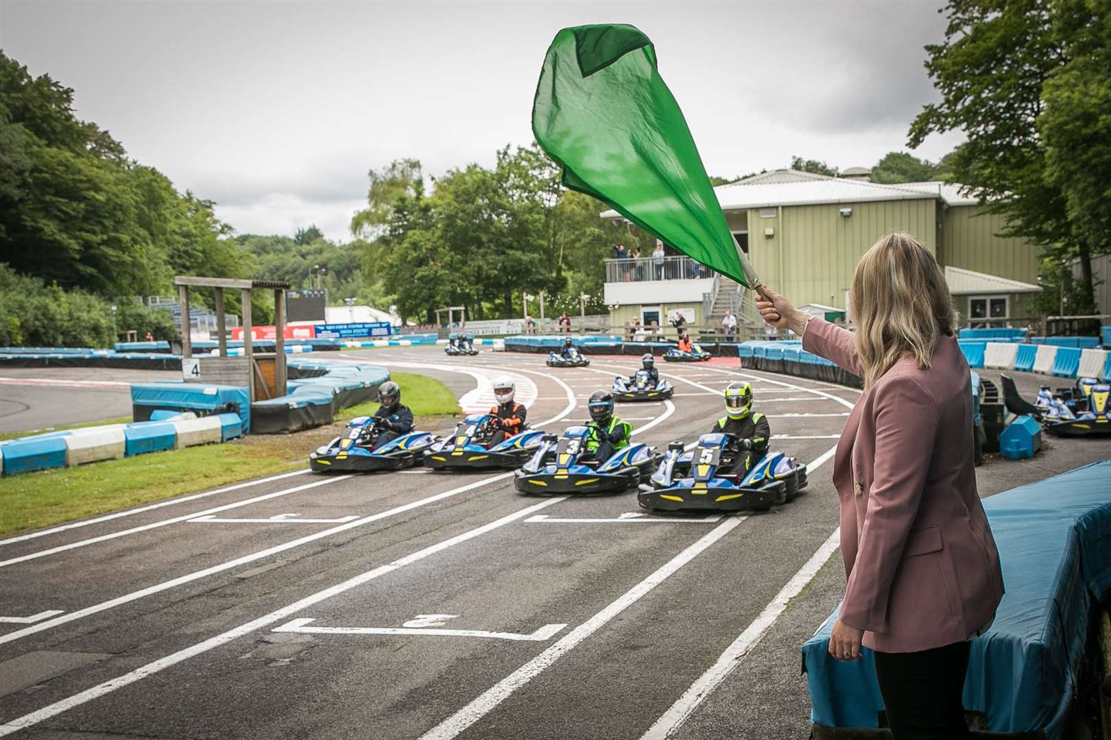 Leonora Martell-Surtees gets the race under-way. Picture: Matthew Walker