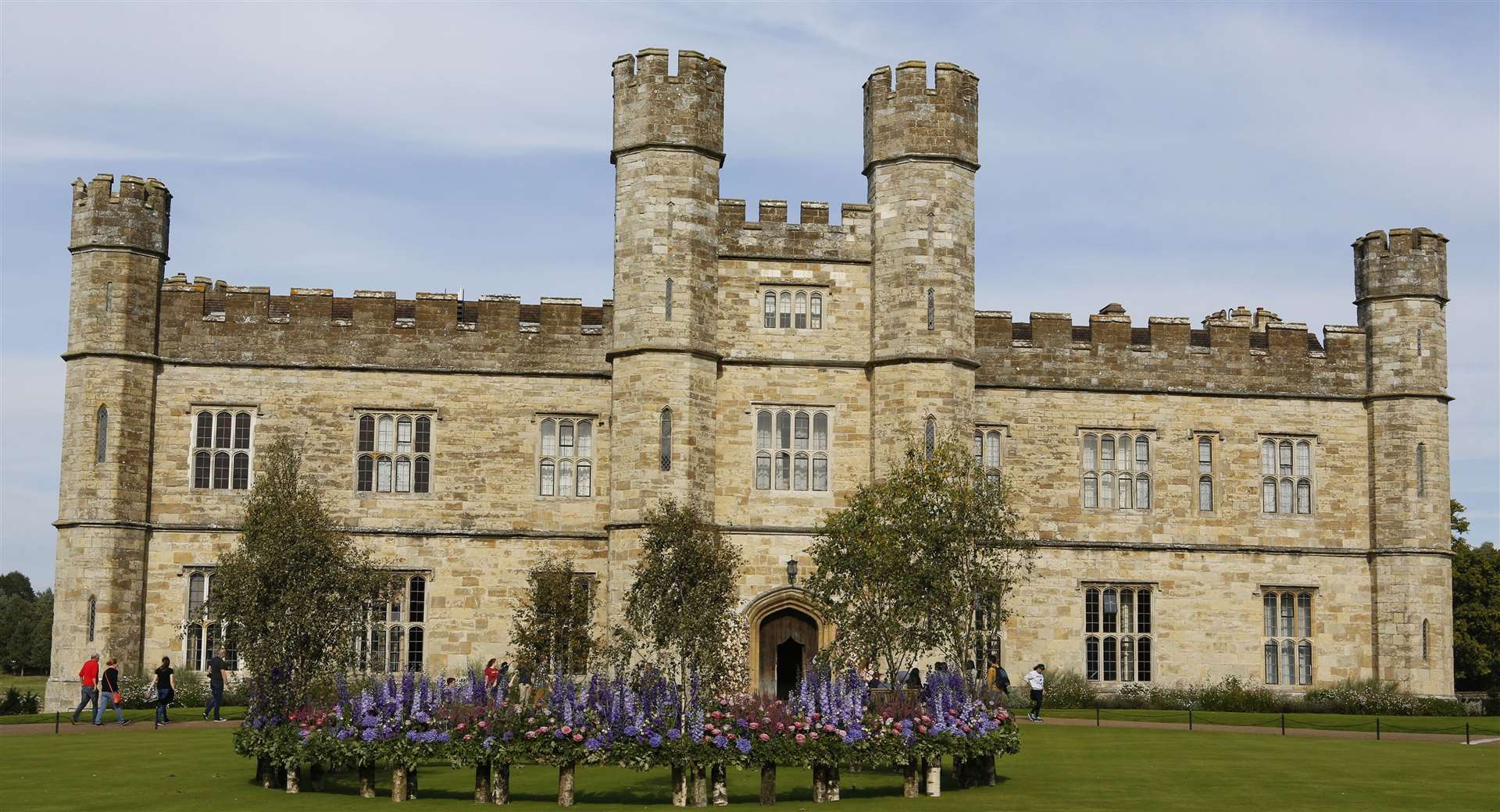 Travel through nine centuries of the Castle’s history across two days, culminating in spectacular carnival processions through the grounds.