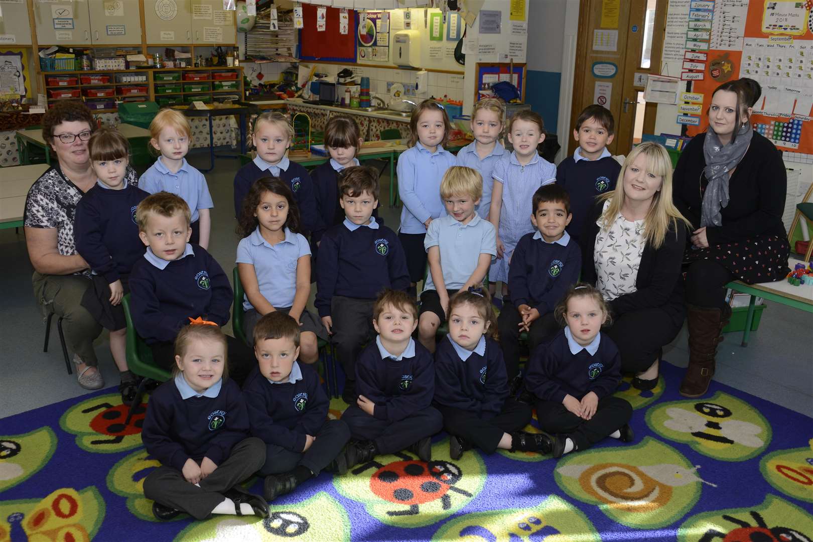 Eastry.First class feature.Eastry Primary school Fledglings class with Teacher Harriet Fox and TAs Katie Laker,Bex Maxwell.Picture: Paul Amos. (4348892)