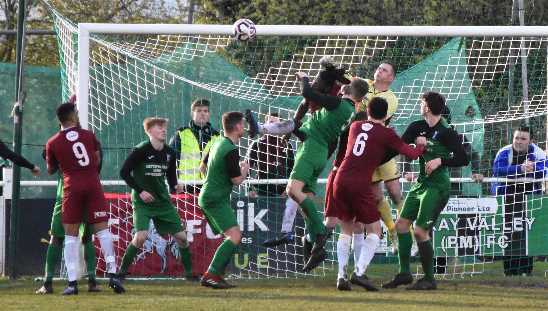 Canterbury City put Cray Valley under pressure Picture: Alan Coomes (7825959)