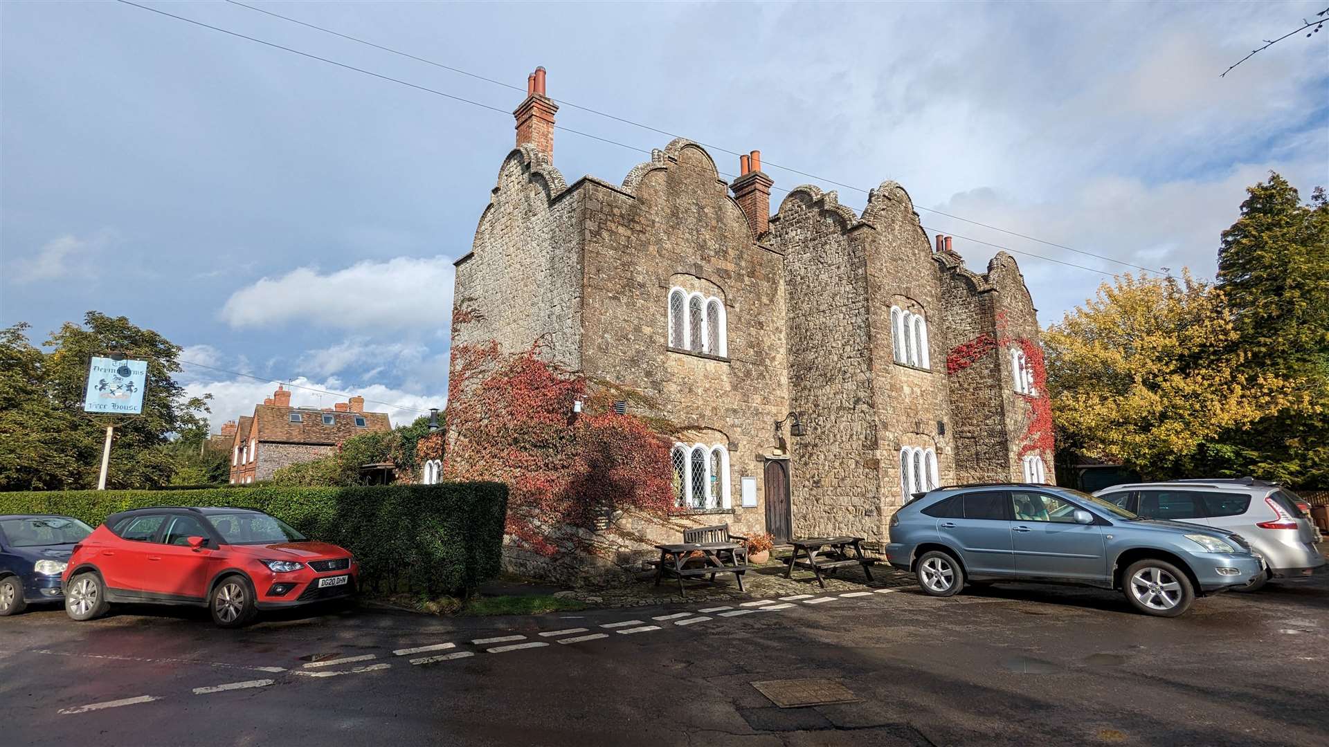 Dering Arms restaurant occupies a building dating back to the 1470s