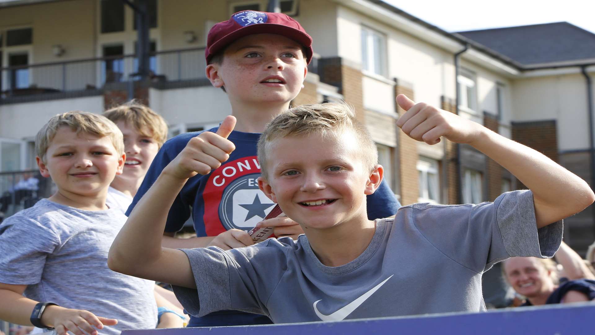 Kent's run chase gets the thumbs up. Picture: Andy Jones