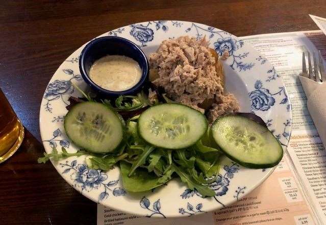 My baked potato with tuna mayo and a fresh salad was delivered with the dressing on the side