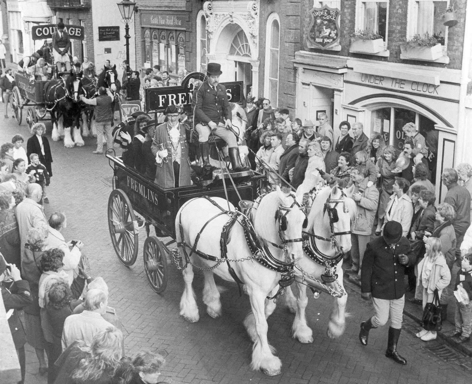 Rochester High Street in Christmas 1989