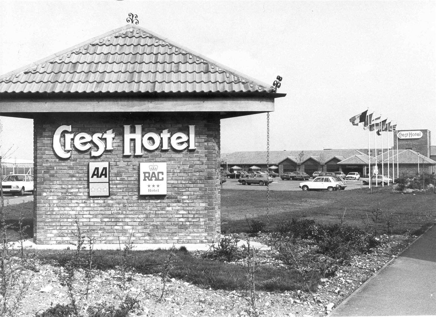 Crest Hotel Rochester - April 1984