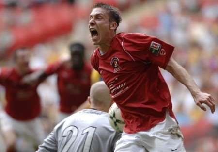 Goal hero Chris McPhee celebrates his winner. Picture: Matthew Walker