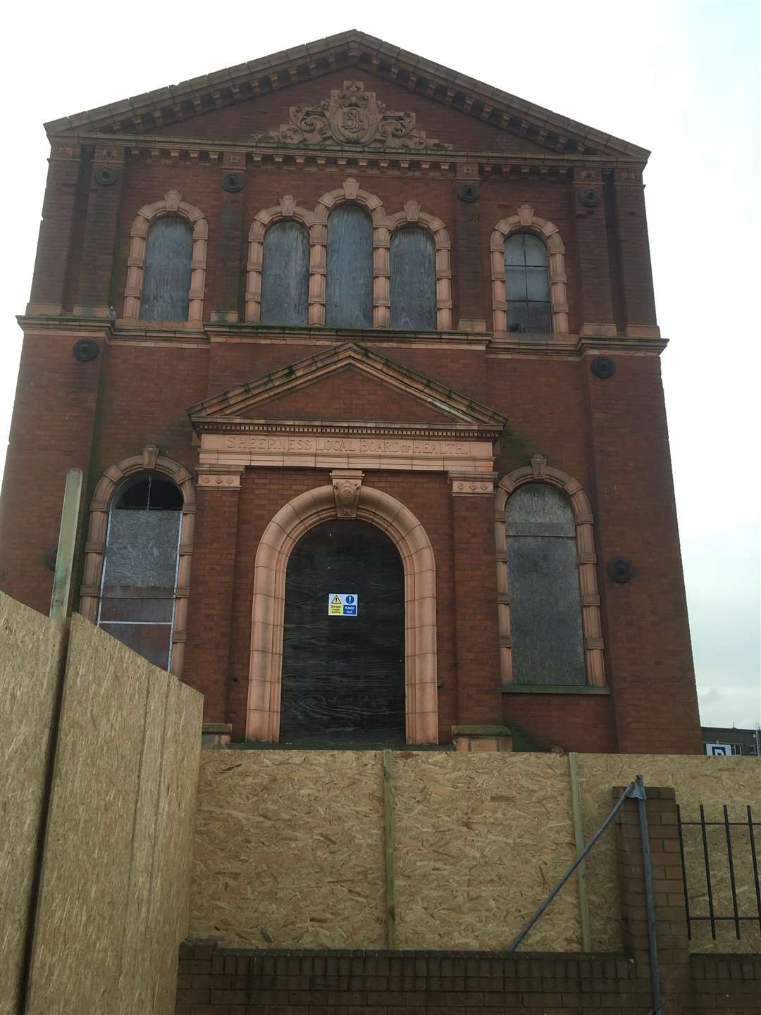 Sheerness water tower gets boarded up